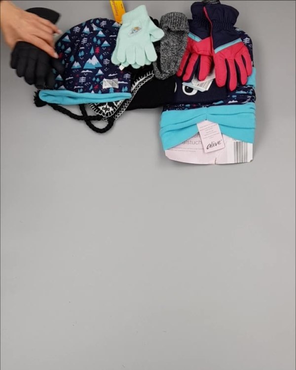 Фотография  709 - Шапки, шарфы, перчатки детские СТОК#3 кг, ЛОТ №2452 оптом в Оренбурге и Оренбургской области