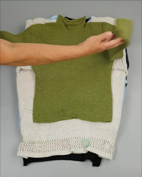 Фотография  930 - Джемпер муж+жен экстра#15 кг , Лот№2612 оптом в Оренбурге и Оренбургской области