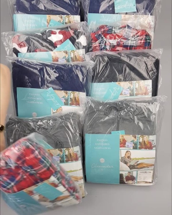 Фотография  487 - Халаты, комбинезоны (семейный) СТОК CAN#10 кг, ЛОТ №4448 оптом в Оренбурге и Оренбургской области