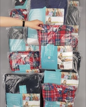 Фотография  949 - Халаты, комбинезоны (семейный) СТОК CAN#10 кг, ЛОТ №4451 оптом в Оренбурге и Оренбургской области