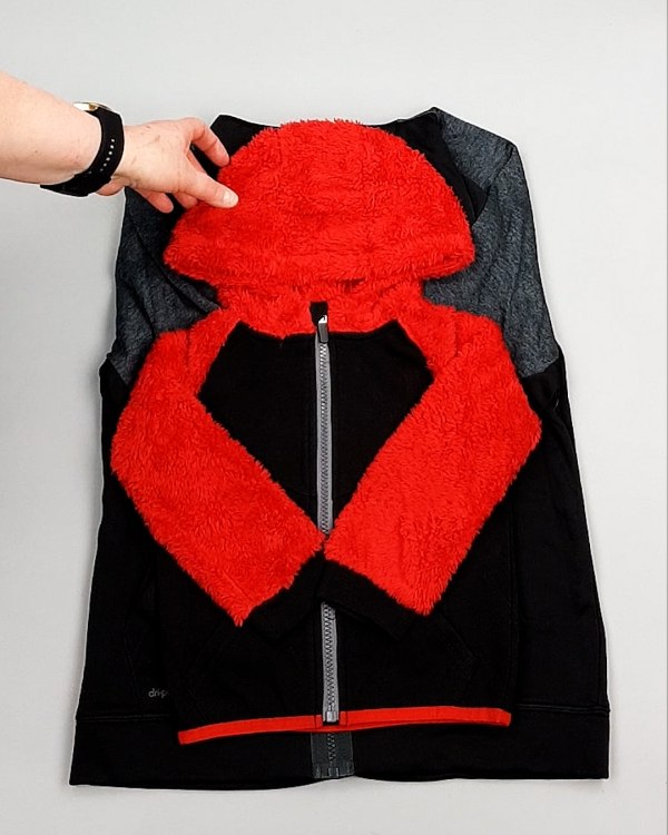 Фотография  545 - Спортивные костюмы дети CAN#6 кг оптом в Оренбурге и Оренбургской области