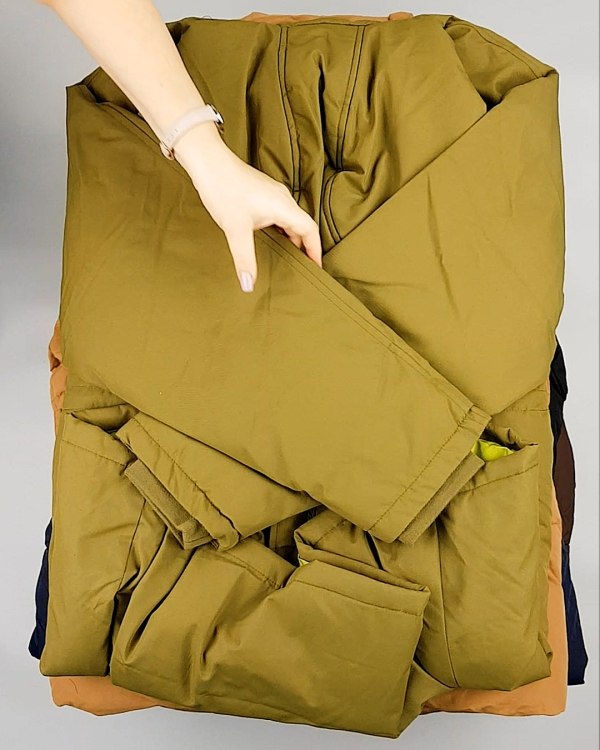 Фотография  437 - Верхняя одежда Дания#9,9 кг, ЛОТ №7057 оптом в Оренбурге и Оренбургской области