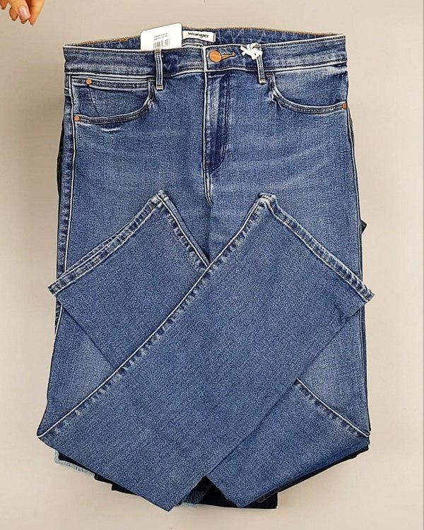 Фотография  597 - Джинсы WRANGLER м/ж#8,1 кг, ЛОТ №7011 оптом в Оренбурге и Оренбургской области