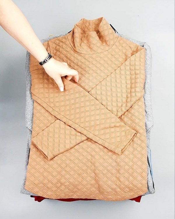 Фотография  856 - SWEATSHIRT CAN 084#10 кг, ЛОТ №7619 оптом в Оренбурге и Оренбургской области