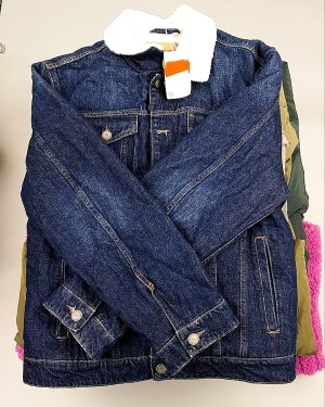 Купить Верхняя одежда м/ж C&A 025#10 кг оптом в Оренбурге и Оренбургской области