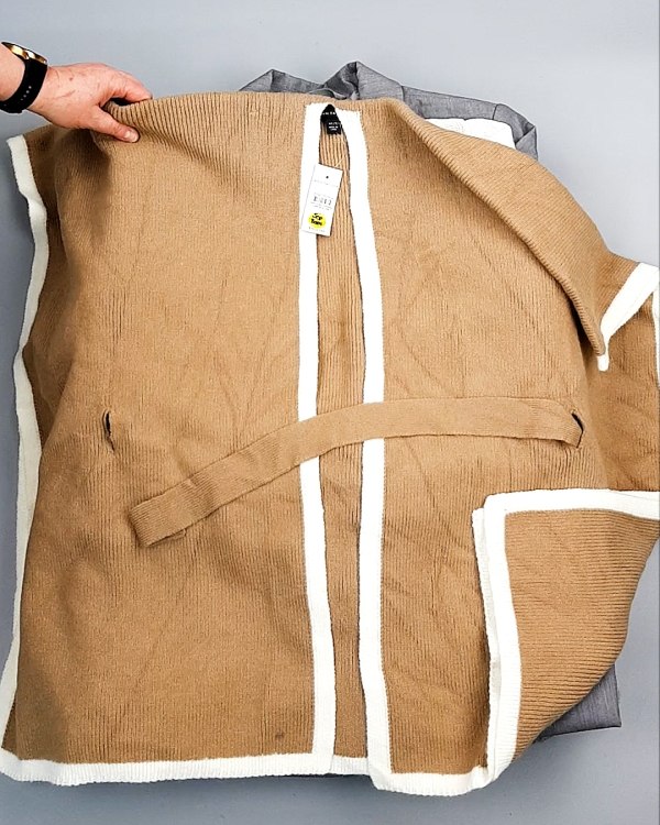 Фотография  302 - Кардиганы СТОК CAN 084#7 кг, ЛОТ №7673 оптом в Оренбурге и Оренбургской области