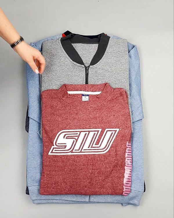 Фотография  999 - SWEATSHIRT CAN 084#10 кг, ЛОТ №7620 оптом в Оренбурге и Оренбургской области