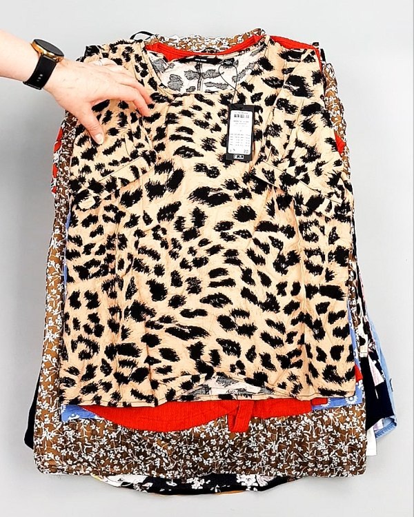 Фотография  201 - Блузки Bestseller 44#5 кг, ЛОТ №8026 оптом в Оренбурге и Оренбургской области