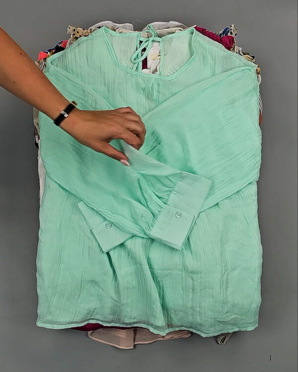 Фотография  834 - Блузки Корея 085#5 кг оптом в Оренбурге и Оренбургской области