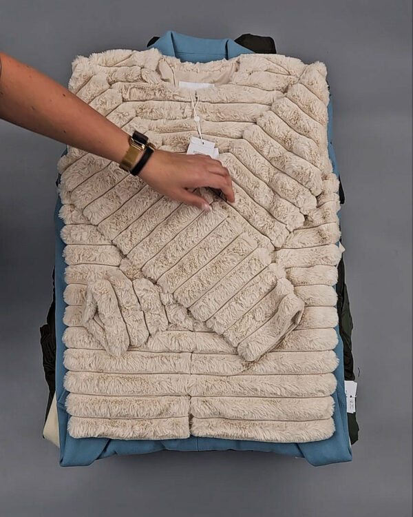 Фотография  448 - Верхняя одежда VILA 104#10 кг, ЛОТ СТ-9320 оптом в Оренбурге и Оренбургской области