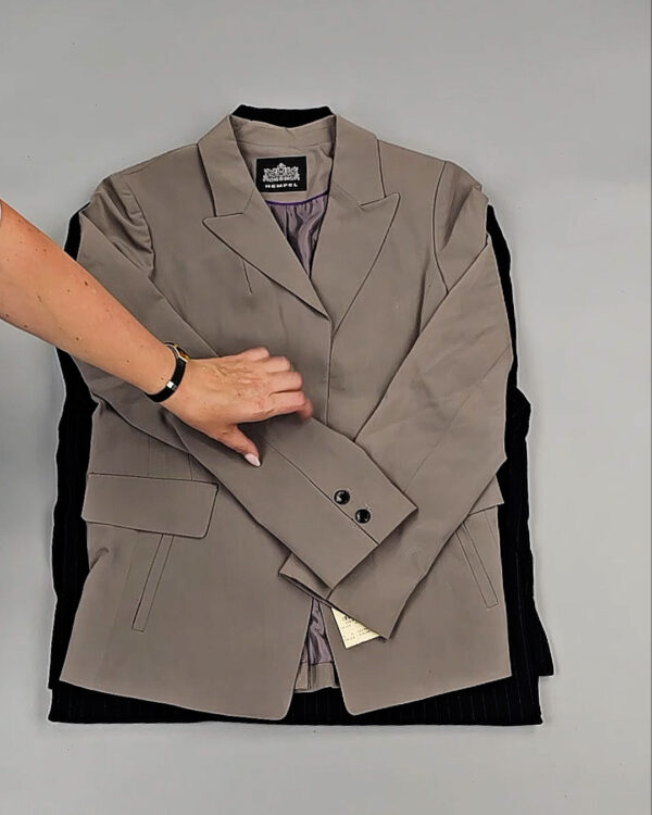 Фотография  231 - Жакеты Корея 085#10 кг, ЛОТ № СТ-9240 оптом в Оренбурге и Оренбургской области