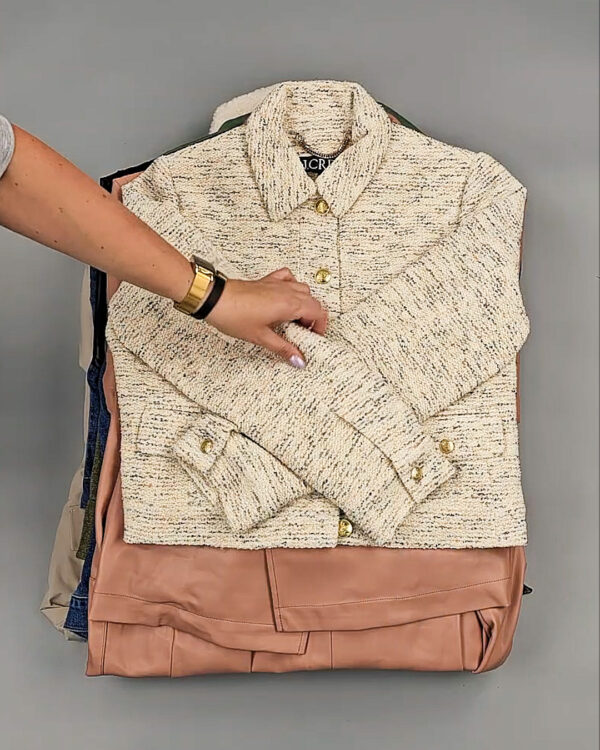 Фотография  561 - Ветровки женские CAN 104#12,4 кг, ЛОТ СТ-9403 оптом в Оренбурге и Оренбургской области