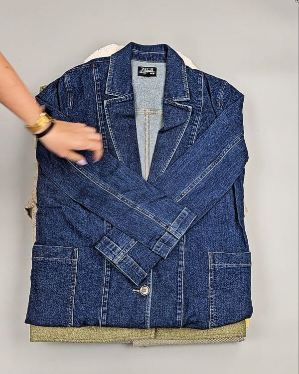 Фотография  375 - Ветровки женские CAN 104#12,5 кг, ЛОТ СТ-9404 оптом в Оренбурге и Оренбургской области