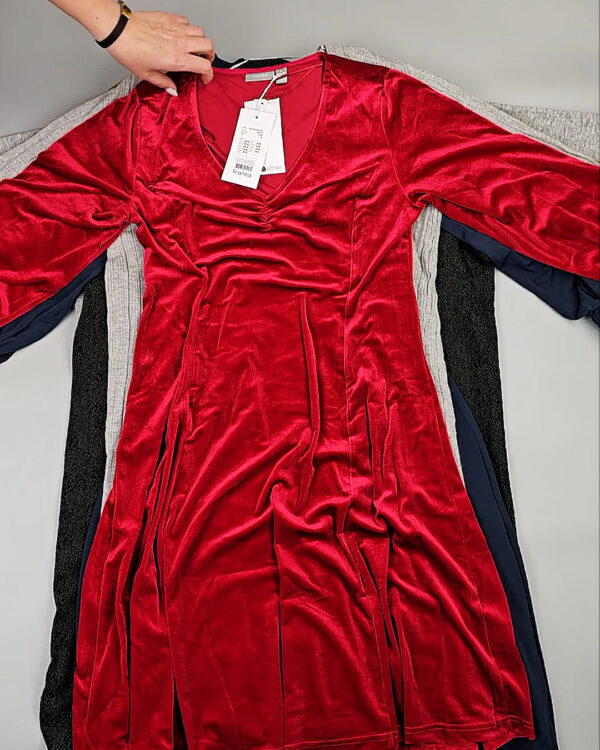 Фотография  873 - Платья Bestseller+DK Winter 035#7 кг, ЛОТ СТ-9999 оптом в Оренбурге и Оренбургской области