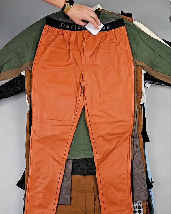 Фотография  569 - DK, Bestseller + Winter mix#15 кг, ЛОТ СТ-9958 оптом в Оренбурге и Оренбургской области