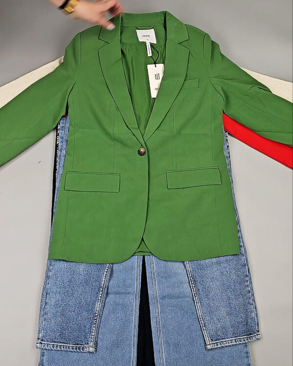 Фотография  830 - DK+Bestseller 085#16 кг, ЛОТ СТ-9952 оптом в Оренбурге и Оренбургской области